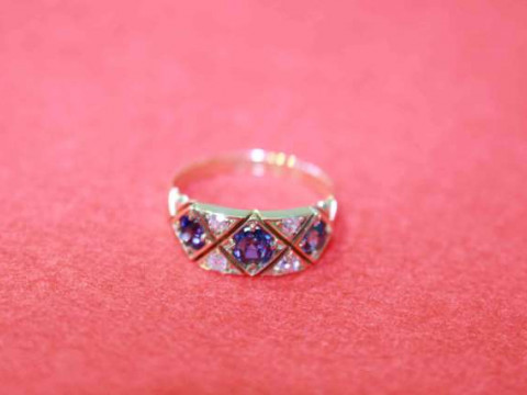 18 carat gold, sapphire and diamond ring, size K 1/2
