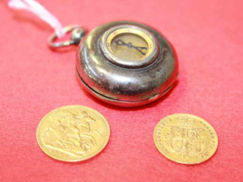 Edward VII sovereign, 1907, Queen Victoria half sovereign, 1885: and a...