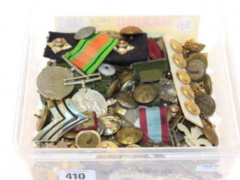 Military buttons, etc