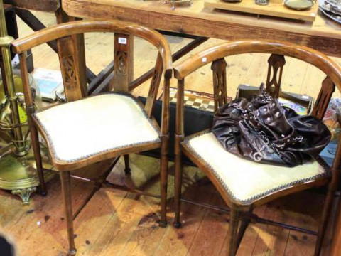 Pair of early 20th Century pierced splat back corner chairs