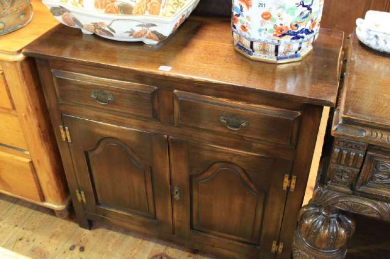 Oak arched panel door side cabinet