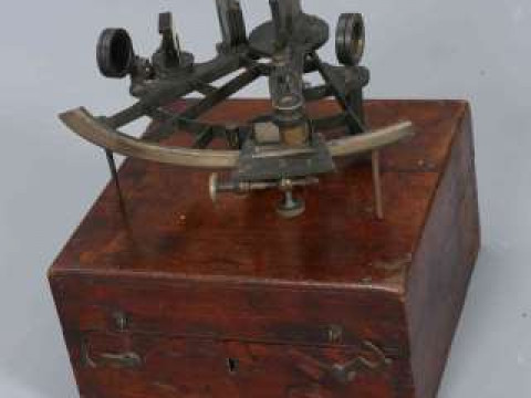 ELLIOTT BROTHERS, LONDON, A 19TH CENTURY BRASS AND LACQUERED SEXTANT,...