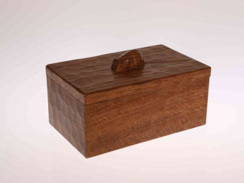 ROBERT THOMPSON OF KILBURN, A MOUSEMAN OAK TRINKET BOX, rectangular, the...