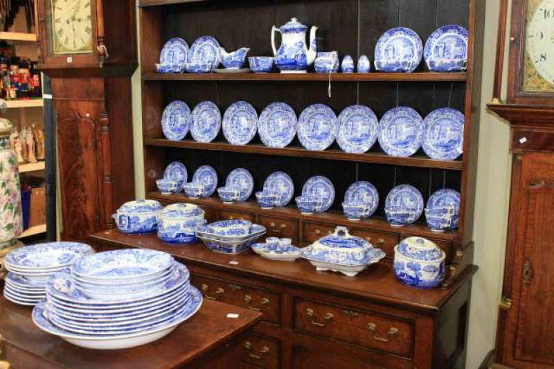 Approximately ninety five pieces of Spode ''Italian'' blue and white dinner and teaware