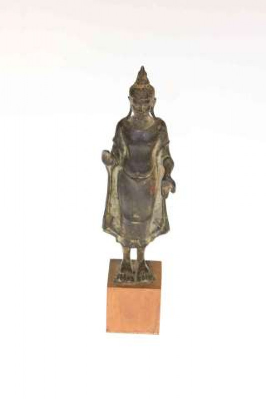 Bronze figure of a goddess
