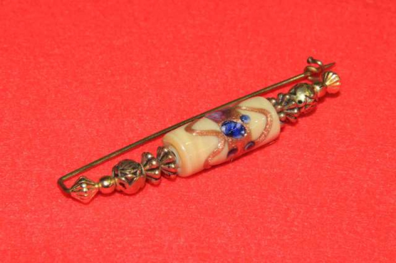 Unusual brooch