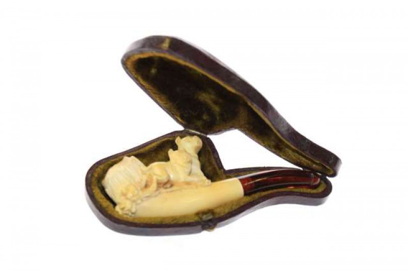 Meerschaum pipe, cased