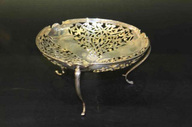 Silver pierced bowl, Birmingham 1908, 9oz