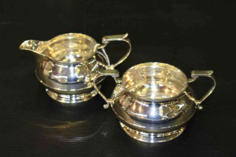 Silver cream jug and sugar bowl, Birmingham 1923, 6.6oz