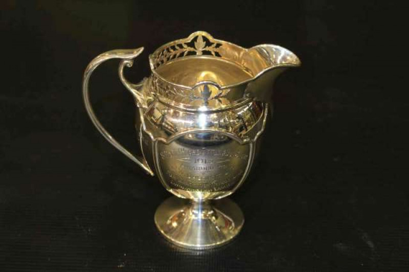 Art Nouveau silver cream jug, Birmingham 1912, presentation inscription dated 1913, 4.8oz