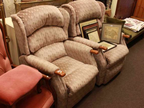 Pair of Celebrity electric reclining chairs in light brown diamond patterned...