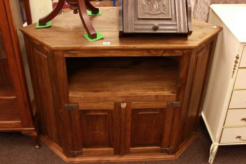 Pine two door entertainment unit