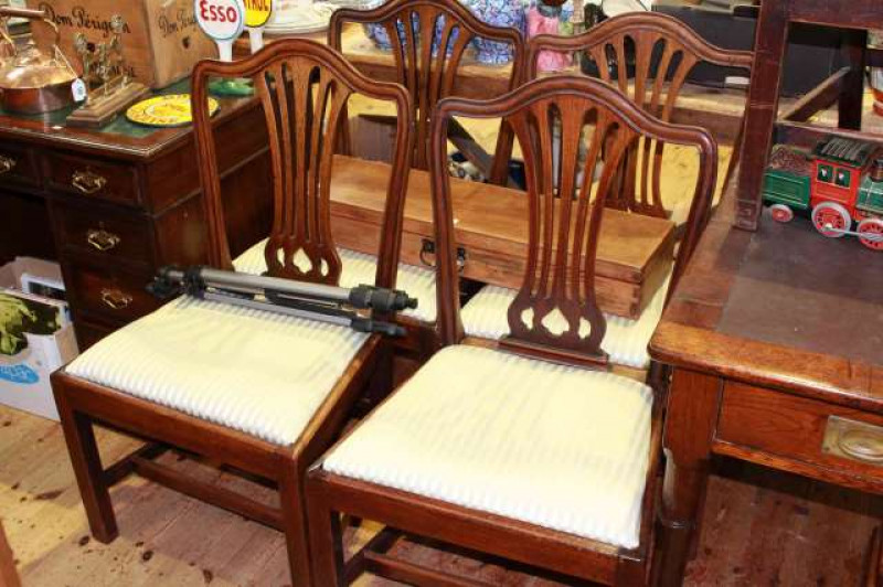Set of Five 19th Century Hepplewhite style dining chairs (4x1)