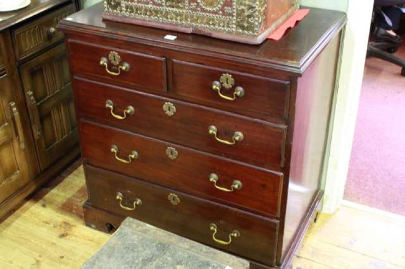 Georgian mahogany chest of two short above three long drawers on bracket feet