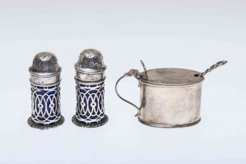 A PAIR OF LATE VICTORIAN SILVER PEPPERETTES, Deakin & Francis, London 1896; together with A LATE VICTORIAN SILVER MUSTARD POT, Harry Atkin, Sheffield 1898, with associated spoon. (4)