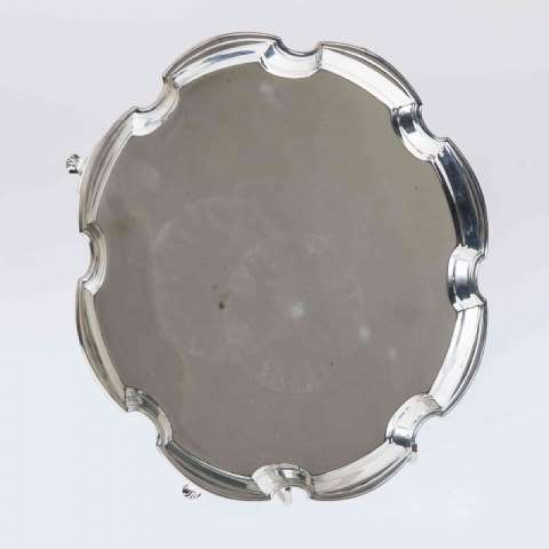 A SILVER SALVER, William Neale, Birmingham 1936, with piecrust edge. 22.5oz, 28.5cm