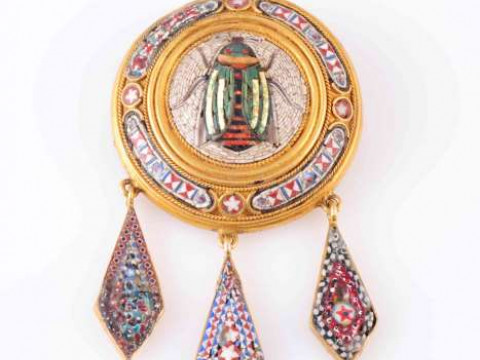 A MICRO MOSAIC BROOCH, CIRCA 1870-1880, the three tapering triangular...
