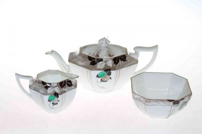 Shelley ''Green Damson'' pattern twenty-two piece tea service, pattern number 11625