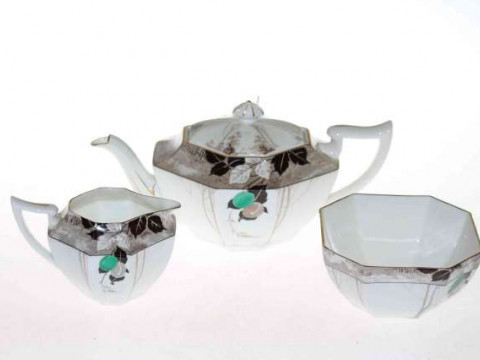 Shelley ''Green Damson'' pattern twenty-two piece tea service, pattern...