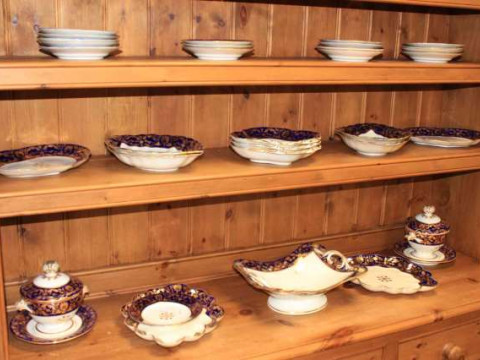 A Derby thirty-three piece dessert service, first quarter of the 19th...