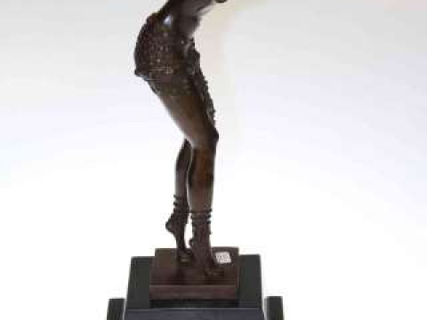 Modern bronze of an Art Deco dancing lady on marble plinth