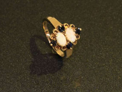 9 carat gold, sapphire and opal ring