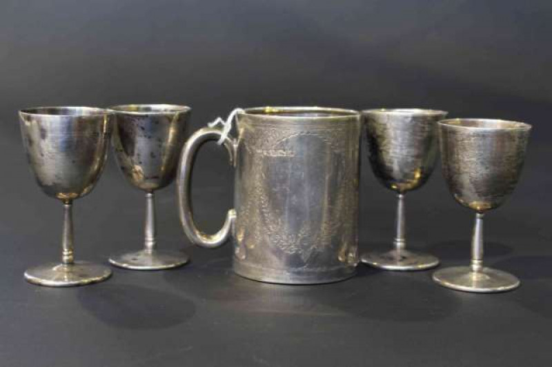 Silver christening tankard and four silver cups (5)