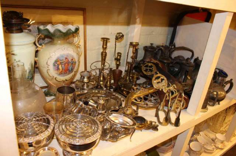 Collection of silver plated ware, brassware including horse brasses, oil lamp, vase and print