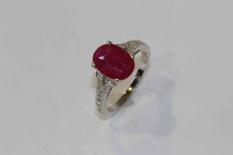18 carat gold, ruby and diamond ring, ruby approximately 1.74 carats