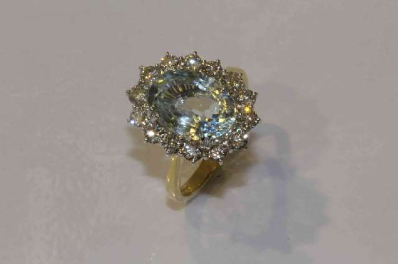 18 carat gold, aquamarine and diamond ring, aquamarine approximately 3.46 carats, total diamond weight approximately 1.14 carats