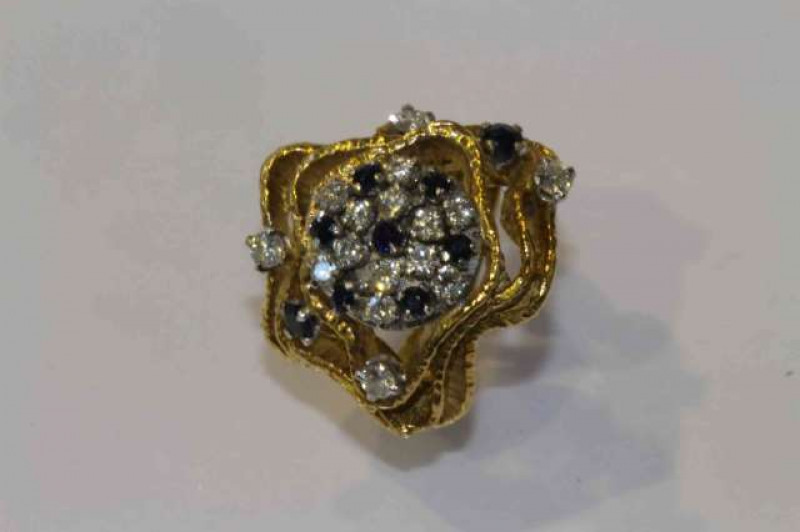 18 carat gold, sapphire and diamond ring