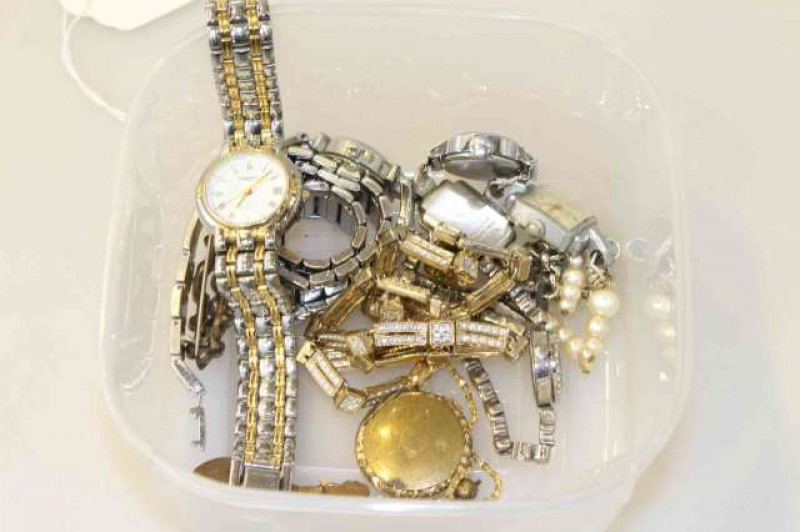 Watches and jewellery