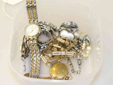 Watches and jewellery