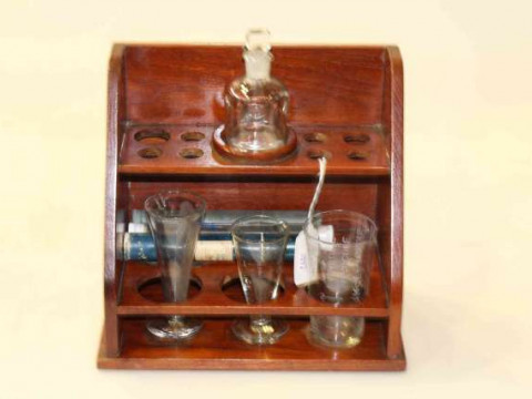 Apothecary rack and measures