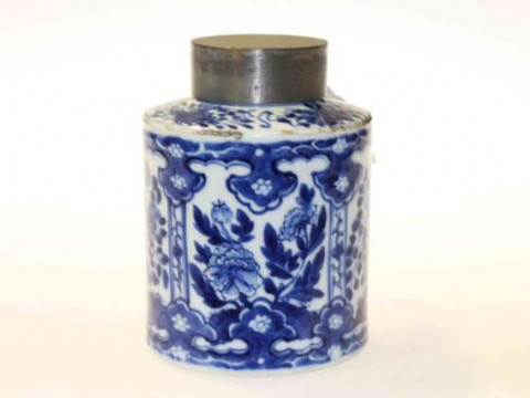 Chinese blue and white caddy, possibly 18th Century, four character mark