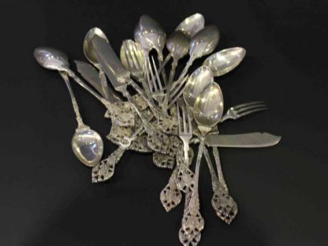 Twenty-three pieces of Continental flatware, stamped 800, 18.2oz