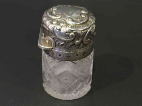 Victorian silver smelling salts jar, London 1897