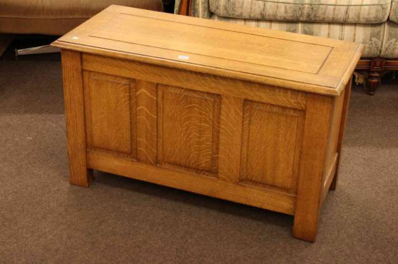 Light oak three panel front blanket box