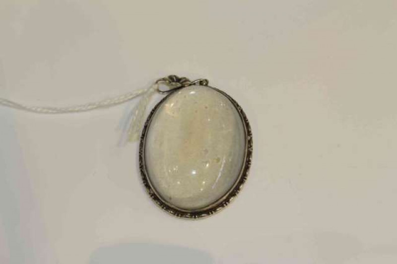 Oval pendant, possibly rock crystal