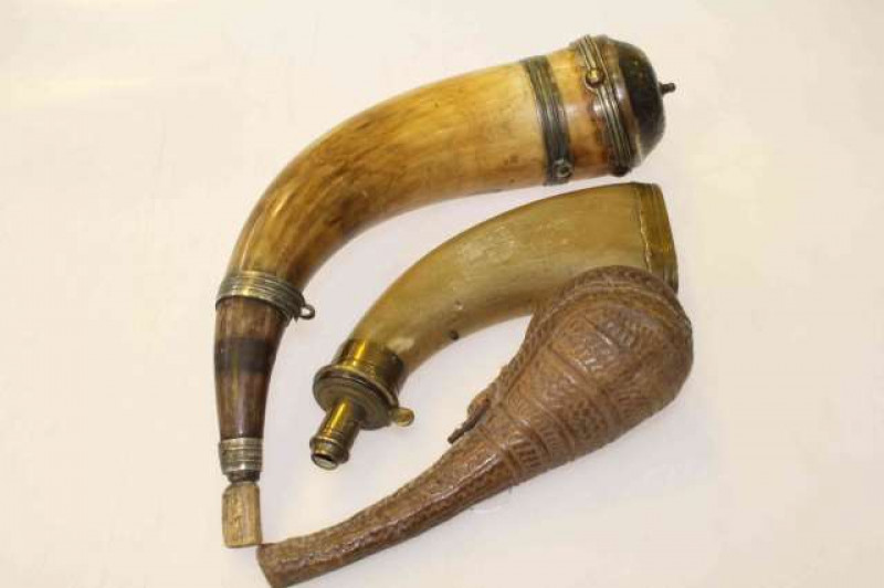 Two horn and other powder flasks (3)