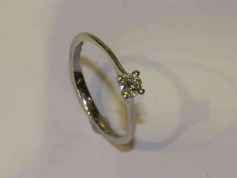 Platinum and single stone diamond ring, diamond approximately 0.20 carats,...