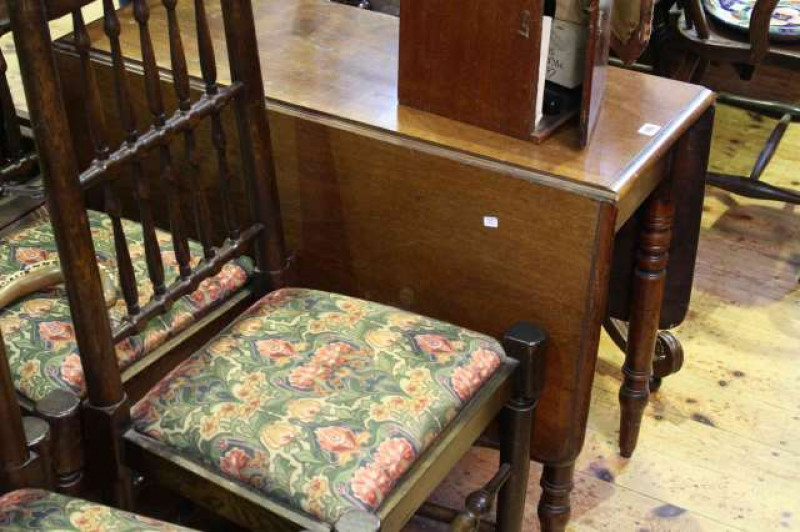 Victorian mahogany drop leaf dining table on ring turned legs