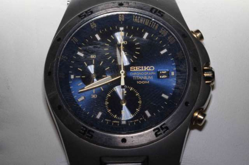 Seiko titanium chronograph wrist watch