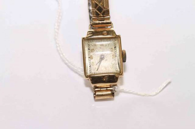 Vintage 9 carat gold cased wrist watch