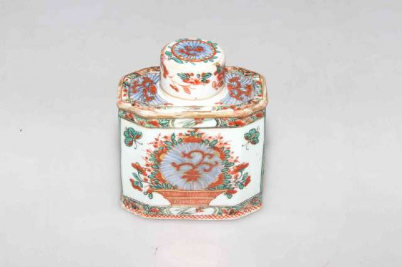 Chinese Kangxi porcelain canister