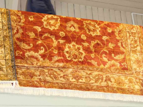 Red ground Ziegler carpet 2.80 x 2.00