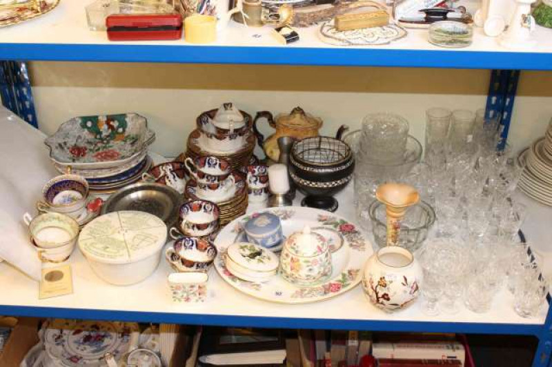 Edwardian china tea service, large Wedgwood Cathay plate, Ducal spill vase, Devon rose bowl, Norwegian white metal calendar plates, china and glassware