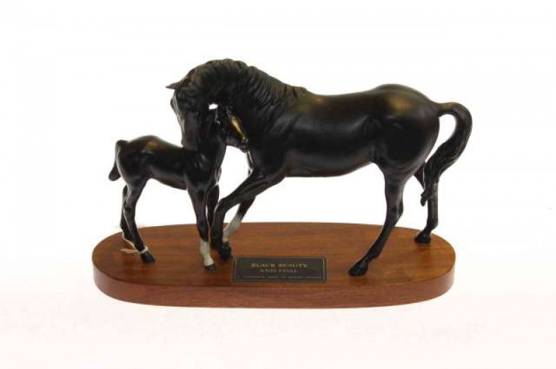 Beswick horse group 'Black Beauty and Foal'