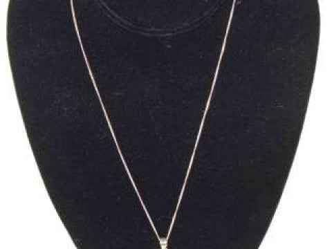 Silver and pearl necklace