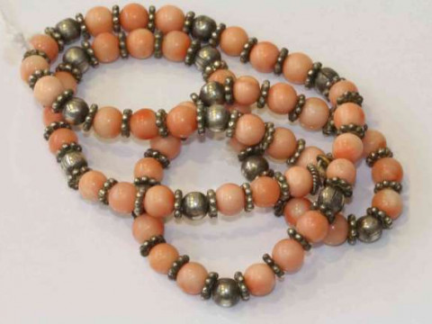 Bead necklace (possibly coral)